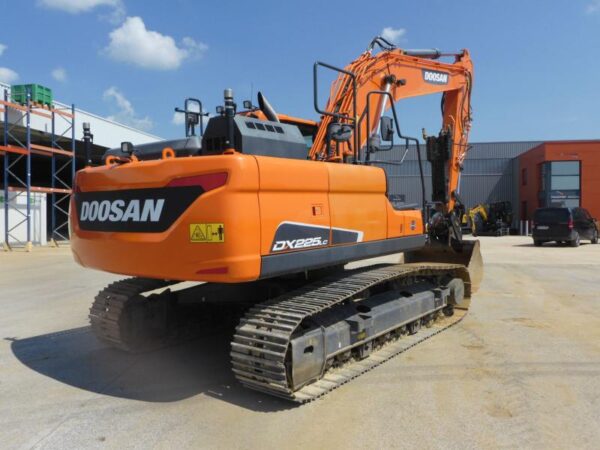 Doosan DX225LC-5 – Image 3