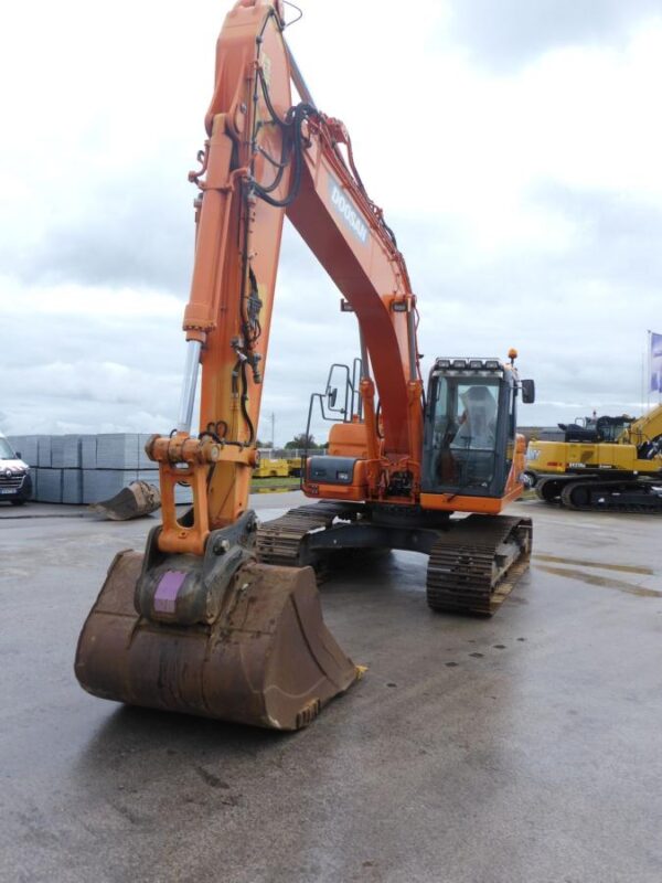 Doosan DX 225 LC – Image 6